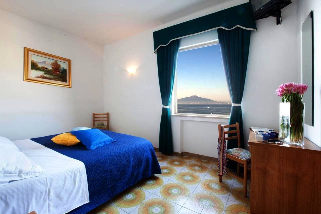 Foto 3 von 9: Quadruple Room with Sea View