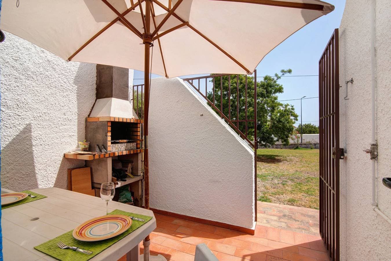 Foto 12 von 23: Ferienhaus 'Typisch Algarve Almargem 75' mit privater Terrasse, Gemeinschaftsgarten und Klimaanlage