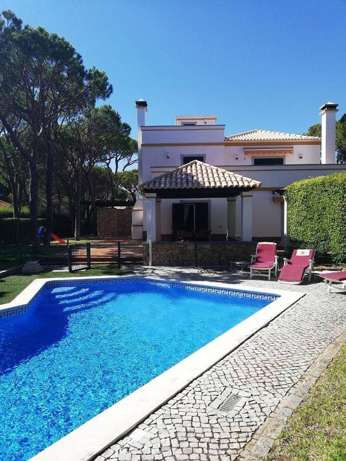 Foto 3 von 117: Villa with Private Pool