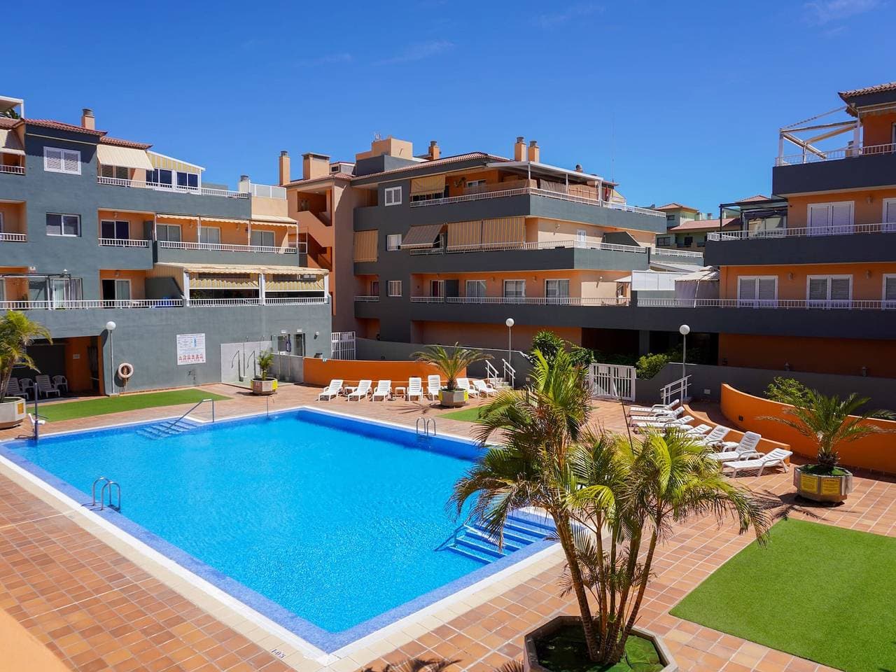 Modernes Apartment mit Poolblick - 4 Pers. 1
