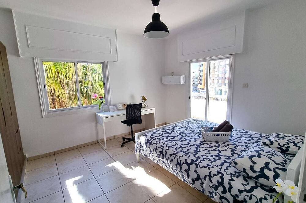 Foto 2 von 28: Center 2br | 250m walk from beach | parking :)