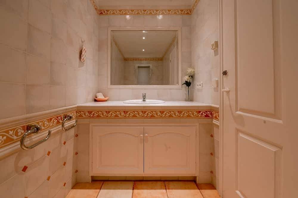 Foto 12 von 30: Amazing villa with pool in a beautiful and quite area