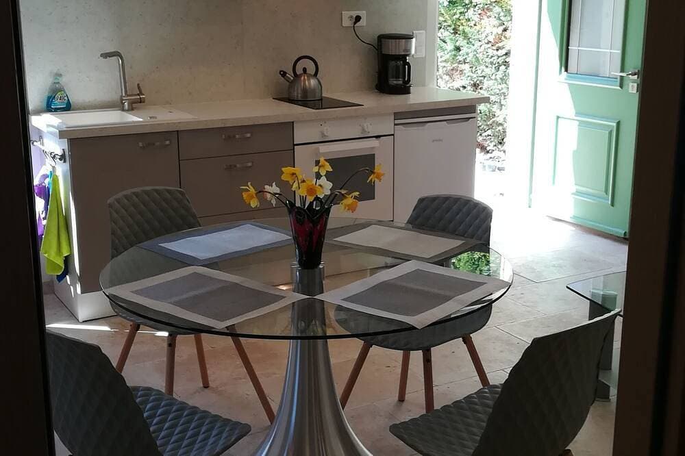 Foto 13 von 28: Im Herzen des Luberon Luxus-Apartment mit privatem beheiztem Pool in einer ruhigen