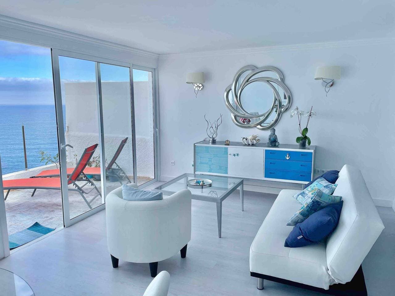 Foto 8 von 31: Ferienwohnung 'Exclusive Views On Top Of The Ocean' mit Meerblick, privater Terrasse & WLAN