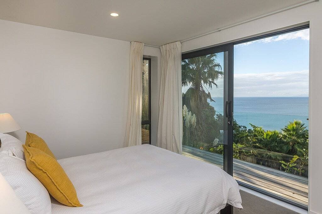 Foto 8 von 18: Neue moderne Wohnung mit Blick auf die Bucht von Hekerua