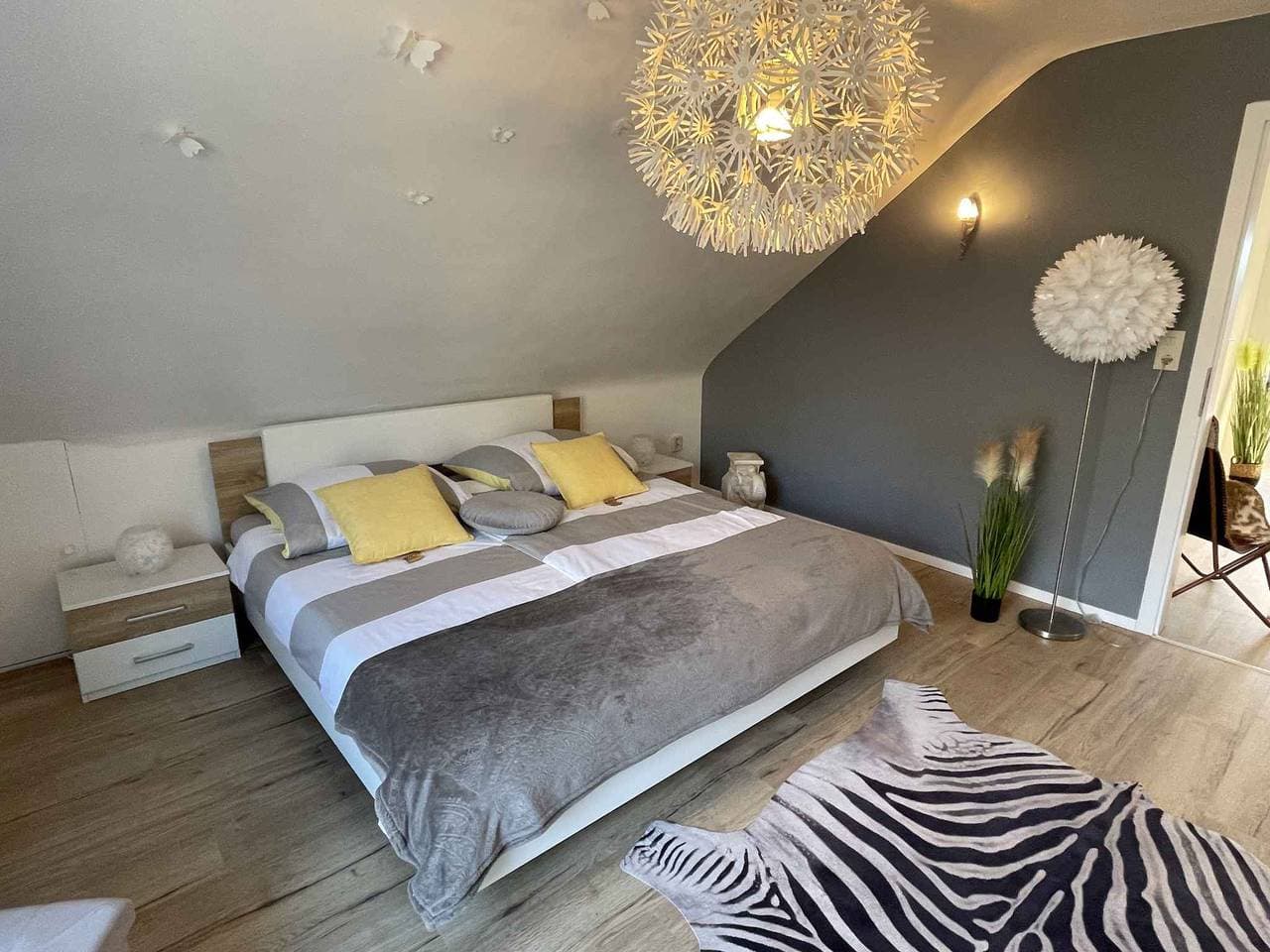 Foto 12 von 43: Ferienwohnung mit Tischfußball und Sonnenliegen