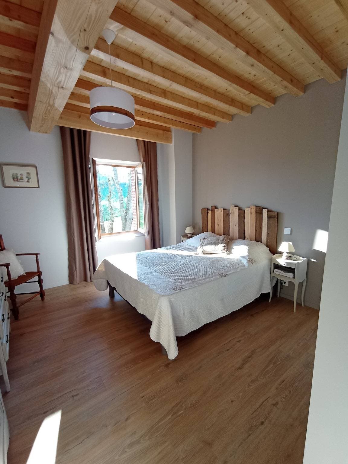 Foto 11 von 30: Bed & Breakfast 'Chambre Velours' mit Gemeinschaftspool, Terrasse und Garten