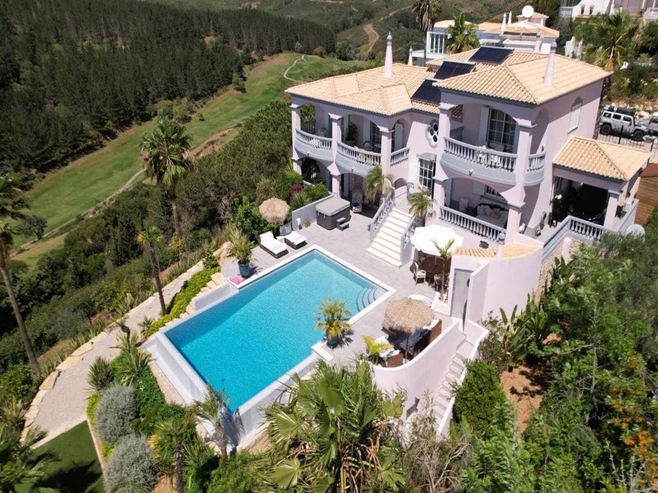 Schöne Villa in Budens mit Pool 1