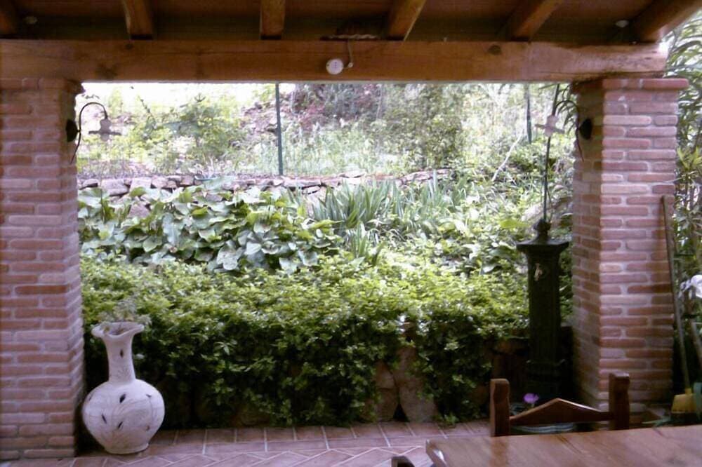 Foto 13 von 20: Comfortable apartment with large veranda overlooking the pool. <br>