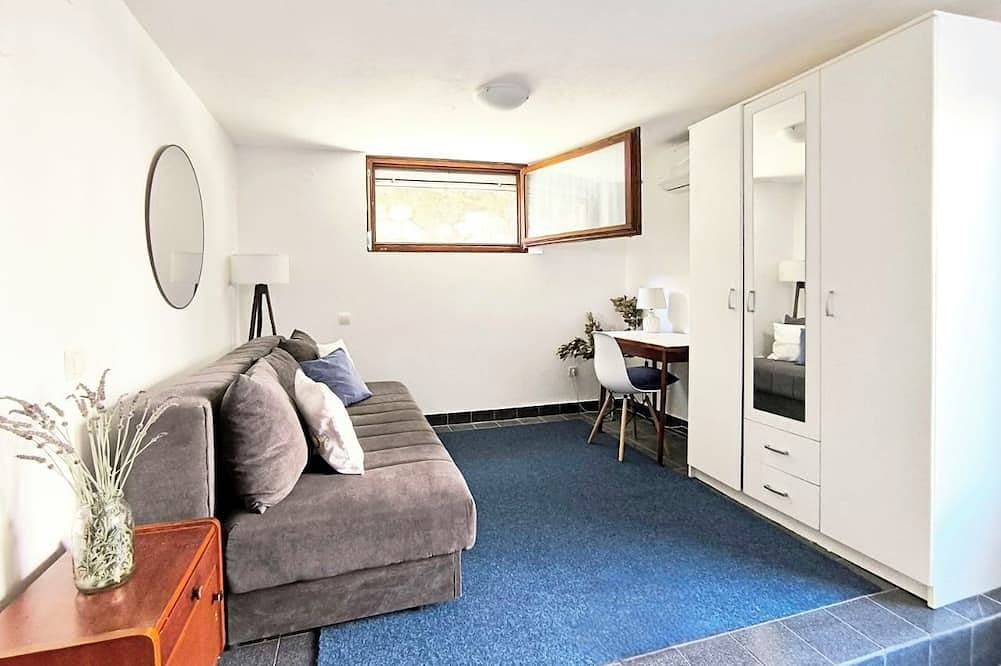 Foto 5 von 23: Quiet Garden Studio w/ Private Entrance & Parking