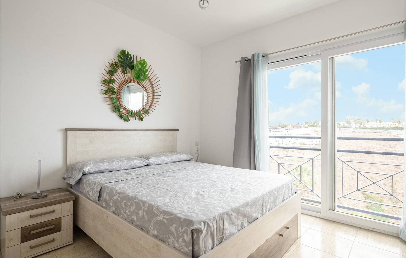 Foto 12 von 15: Apartment mit Meerblick, Pool und Terrasse
