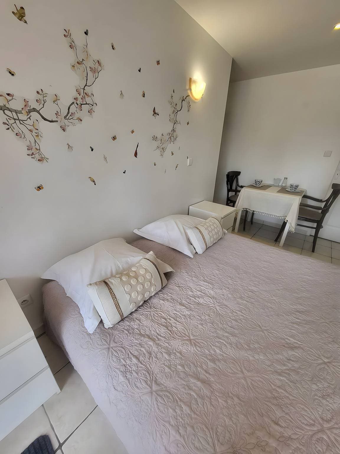 Foto 9 von 24: Studio „Les Iris – Hortensia“ mit Terrasse, Gemeinschaftsgarten und WLAN