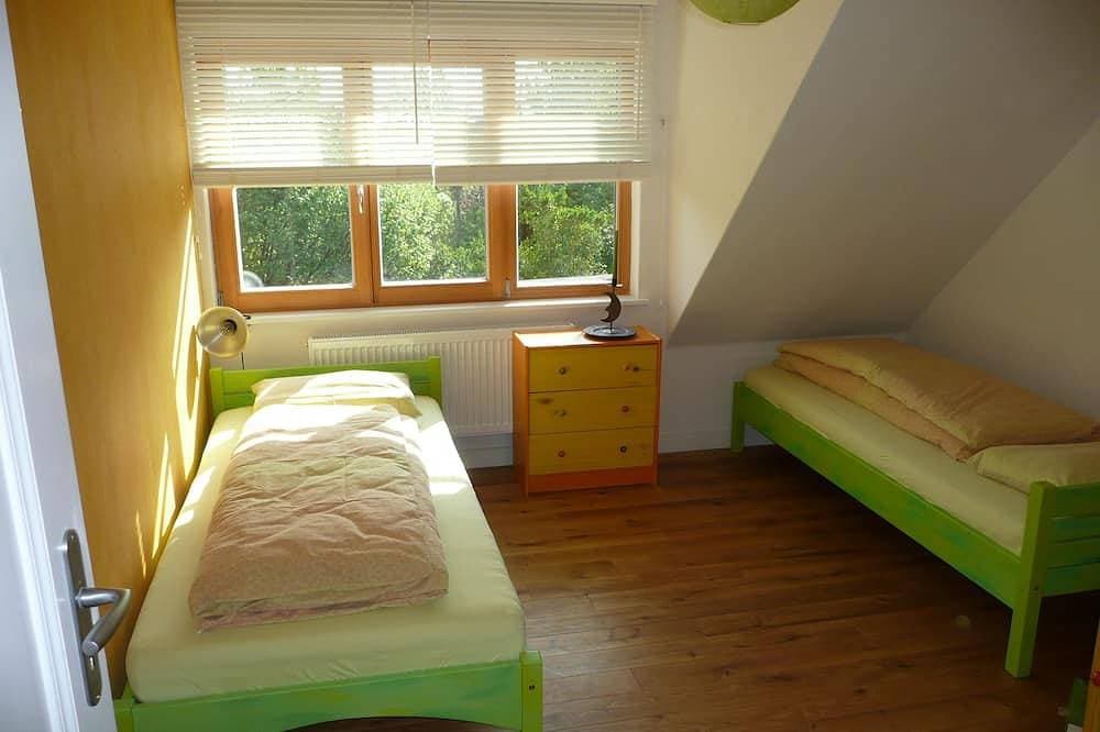 Foto 4 von 19: Einzigartige großzügige Wohnung im grünen