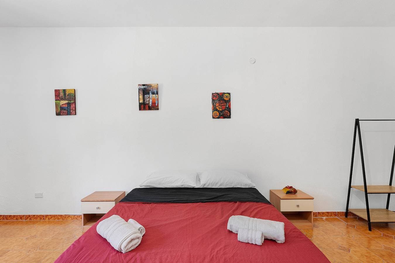 Foto 4 von 31: Studio '3' mit gemeinsamer Terrasse, WLAN und Klimaanlage