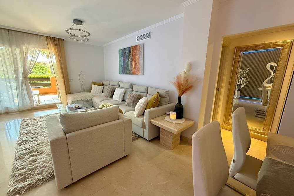 Foto 9 von 30: Casares Beach Doña Julia Golf Apartment With Private Garden Direct Pool Access