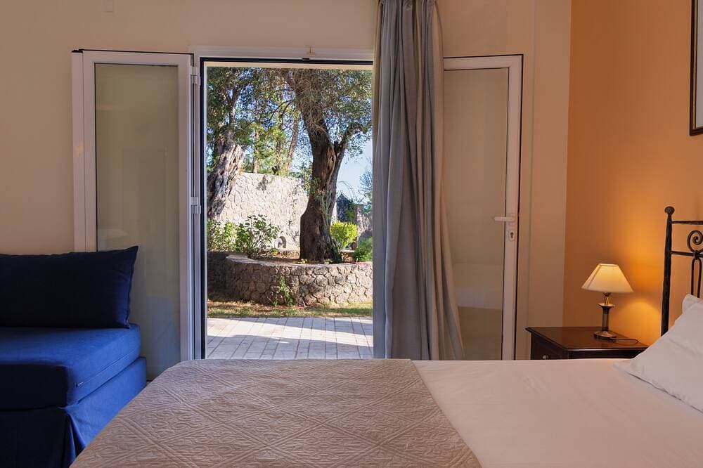 Foto 7 von 30: Private Pool Villa Odyssey in Dassia Corfu