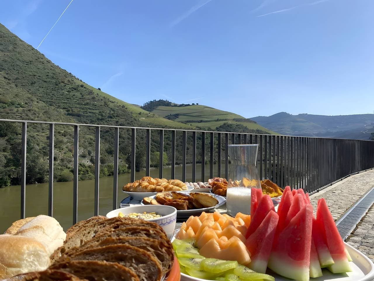 Foto 3 von 18: Unterkunft in einer Ferienanlage 'Quinta Da Pedra Caldeira G' mit Bergblick, Wi-Fi und Klimaanlage