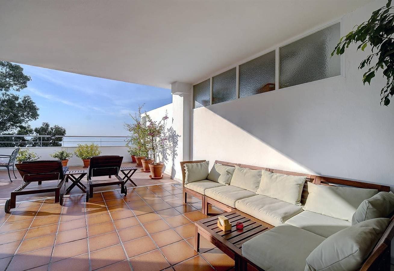 Foto 3 von 32: Ferienwohnung "Boulevard 305" mit Meerblick, Pool, WLAN, Balkon, Terrasse & Garten