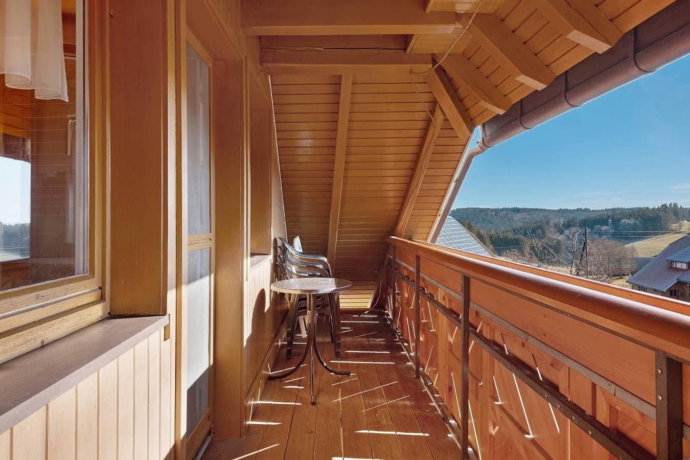 Foto 8 von 42: Ferienwohnung 'Mit Balkon, 60qm' mit Bergblick, Gemeinschaftsgarten und Wi-Fi
