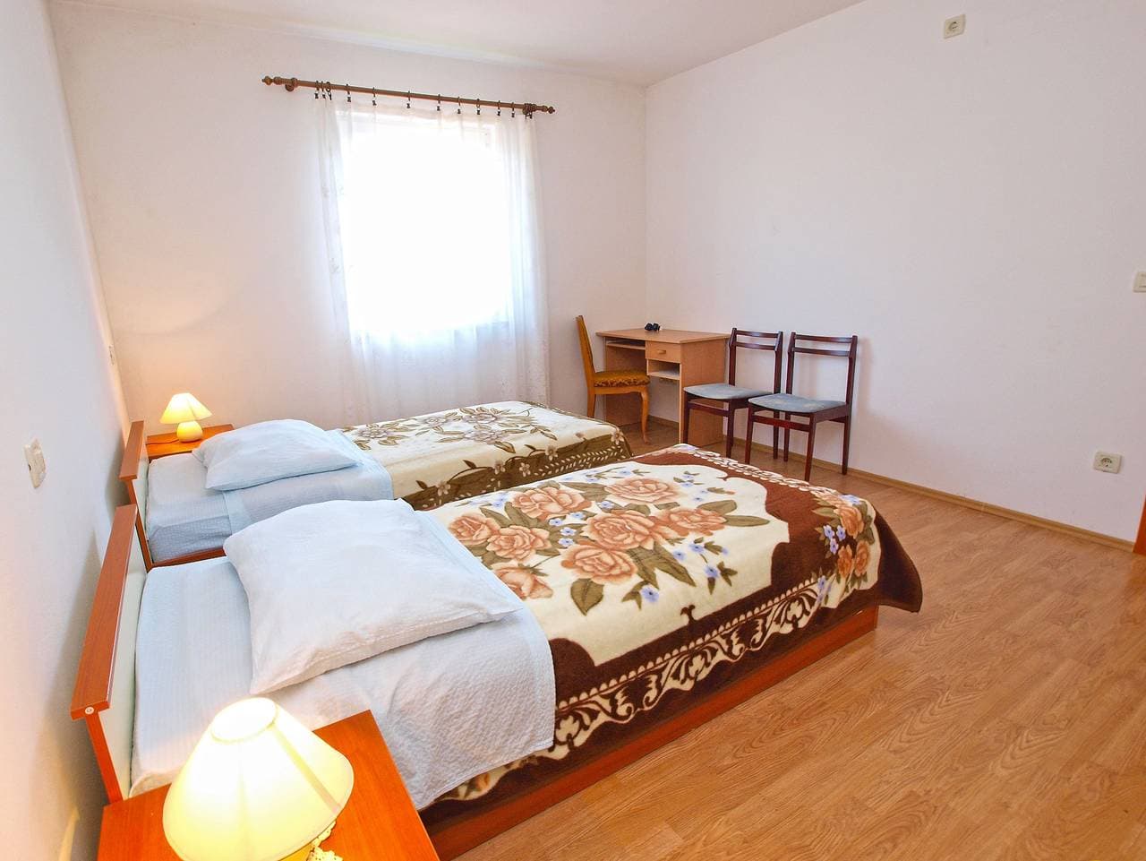 Foto 10 von 27: Ferienwohnung für 4 Personen mit Terrasse