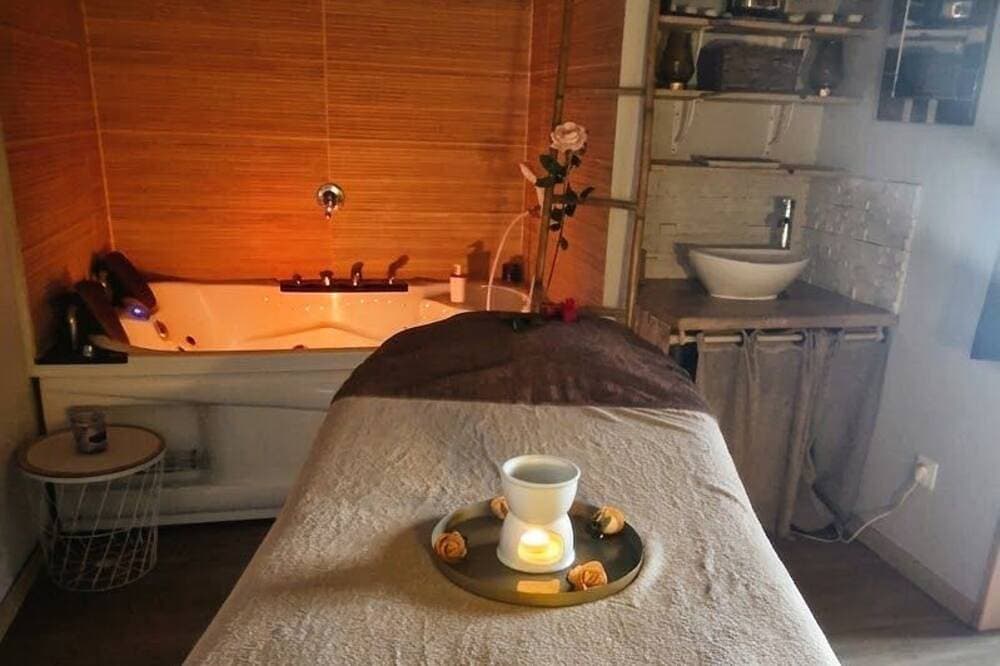 Foto 9 von 17: Suite with a private hot tub