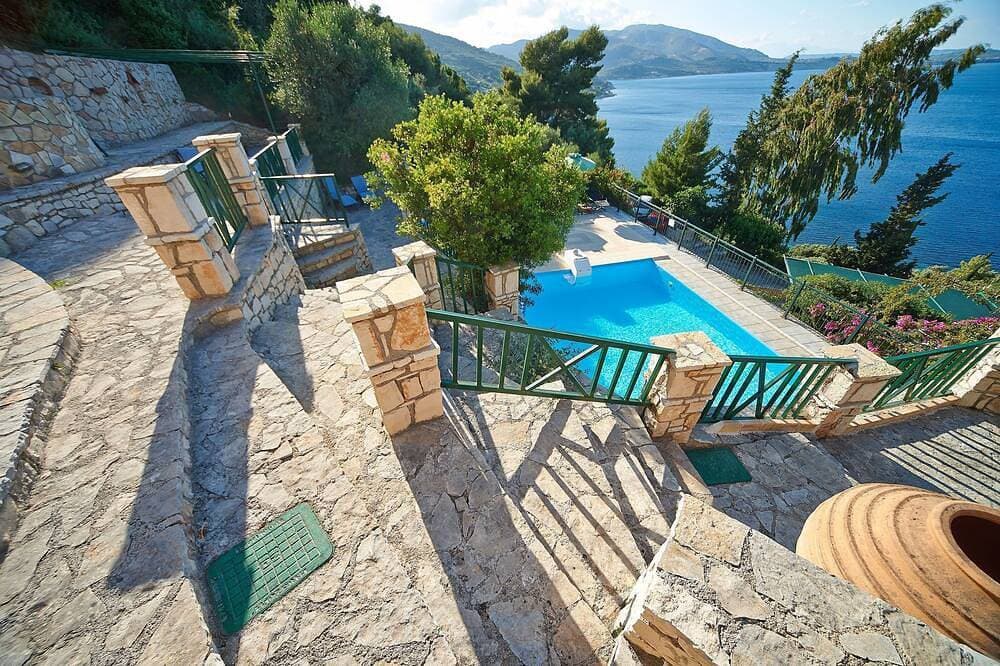 Foto 11 von 12: Villas Cavo Marathia - Studio mit Panorama-Meerblick und Pool in Traumlage