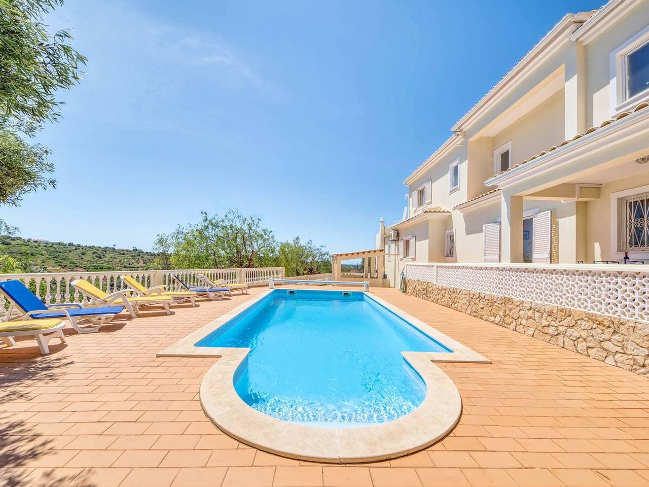 Foto 4 von 36: Geräumiges Haus mit Pool - 10 Pers.