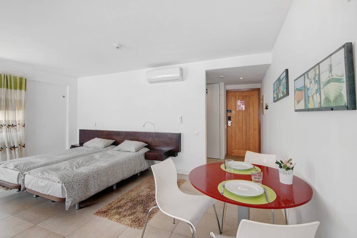 Foto 10 von 23: Studio 'Casa Diouma' mit Gemeinschaftspool, Wi-Fi und Klimaanlage