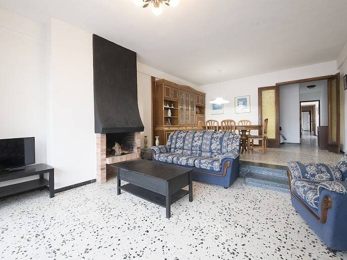 Foto 3 von 22: Ferienwohnung für 6 Personen mit Balkon