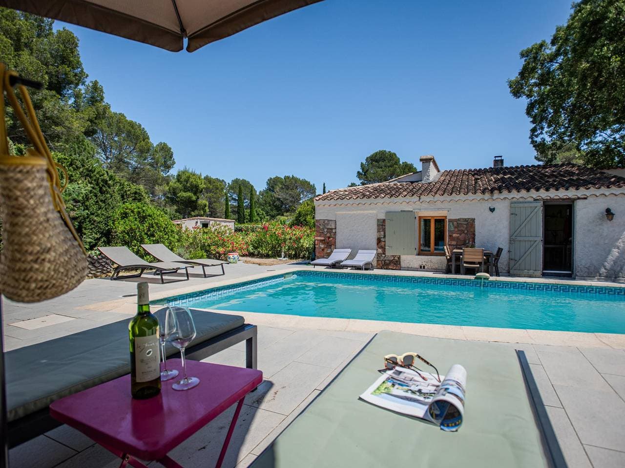Foto 2 von 36: Ferienhaus mit Pool, 15 km vom Meer entfernt