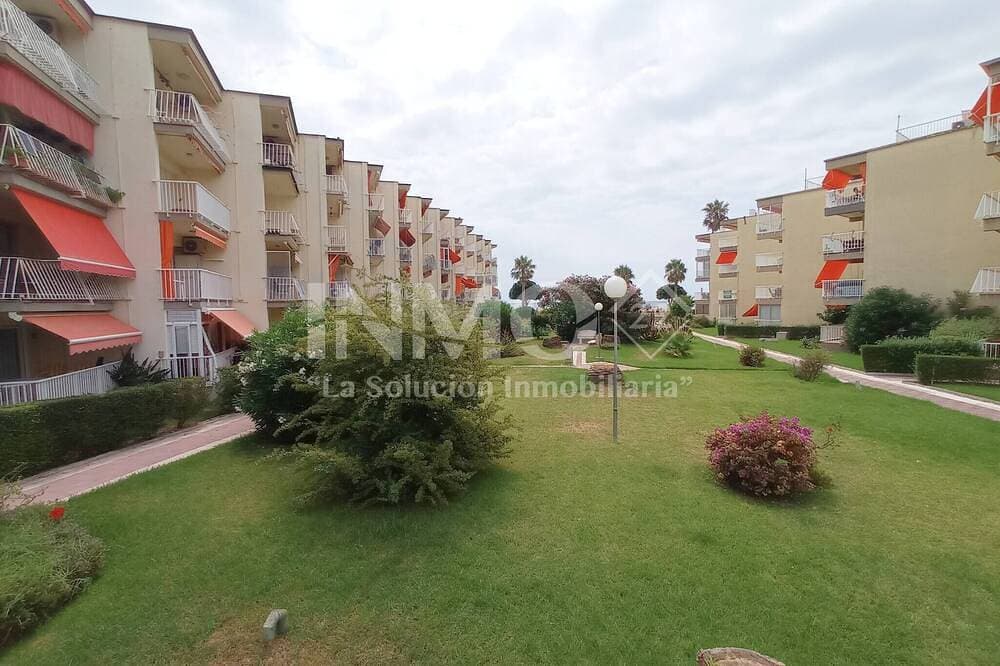 Foto 9 von 12: 1st line of beach, sea views, Llosa area