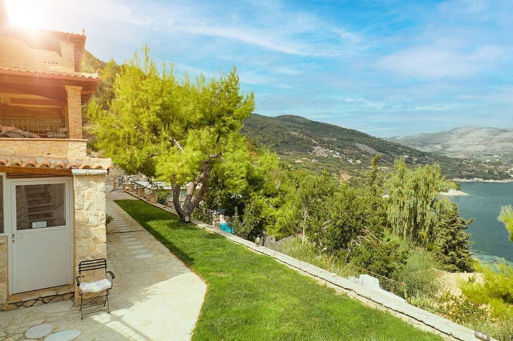 Foto 6 von 14: Villas Cavo Marathia - Studio mit Panorama-Meerblick und Pool in Traumlage