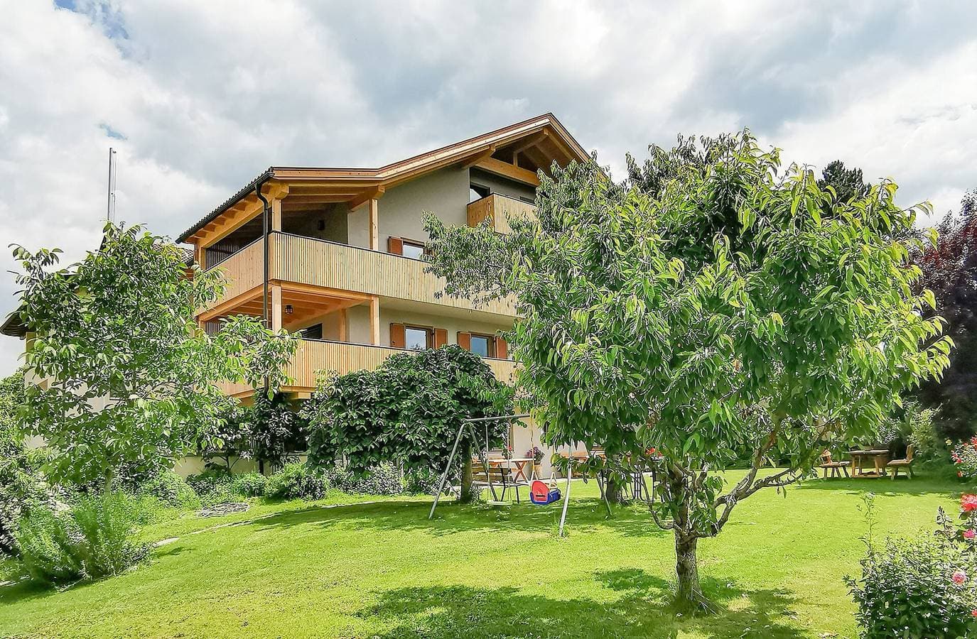 Foto 7 von 21: Einzimmerappartement 'Linderhof Nido' mit Bergblick, Gemeinschaftspool und Wi-Fi