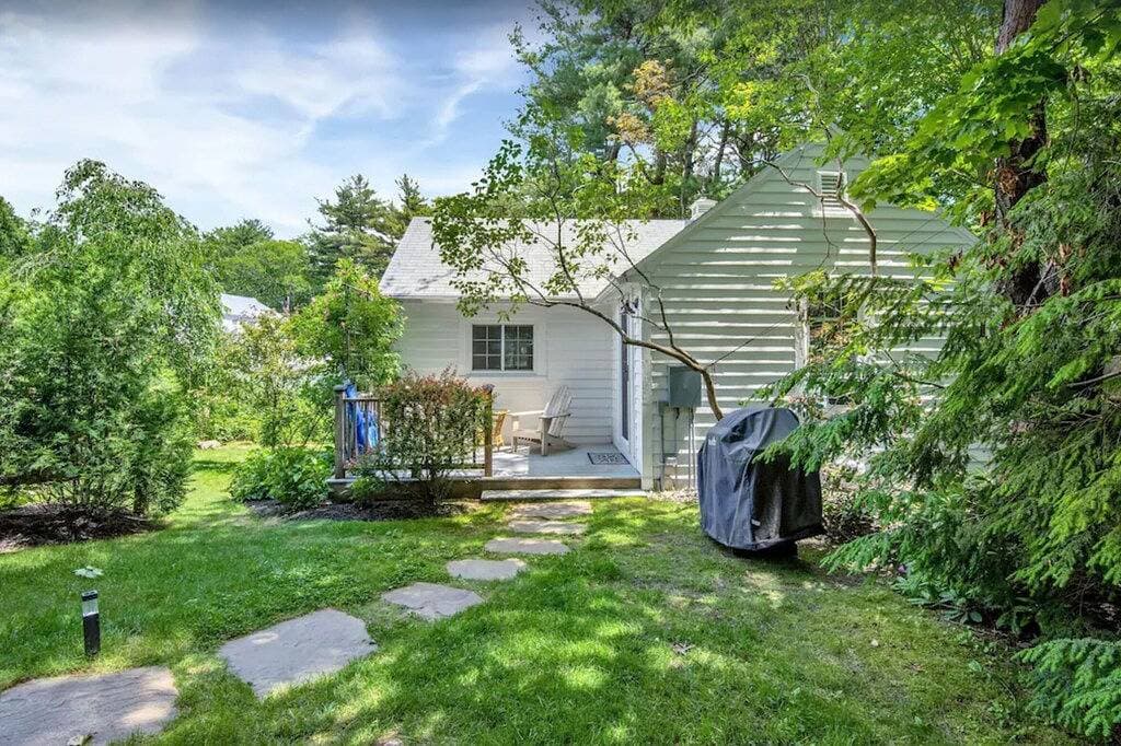 Foto 8 von 19: Awesome location downtown. Walk to the beach, marginal way