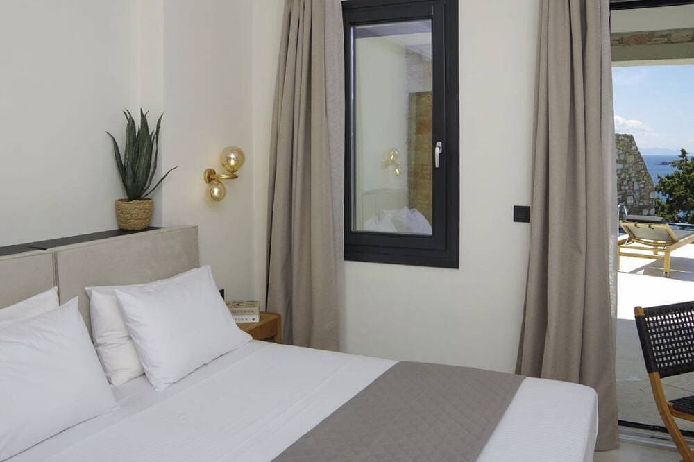Foto 2 von 21: Villa Marenthe | 3 Bdr | Sea Views | Pool | Syros
