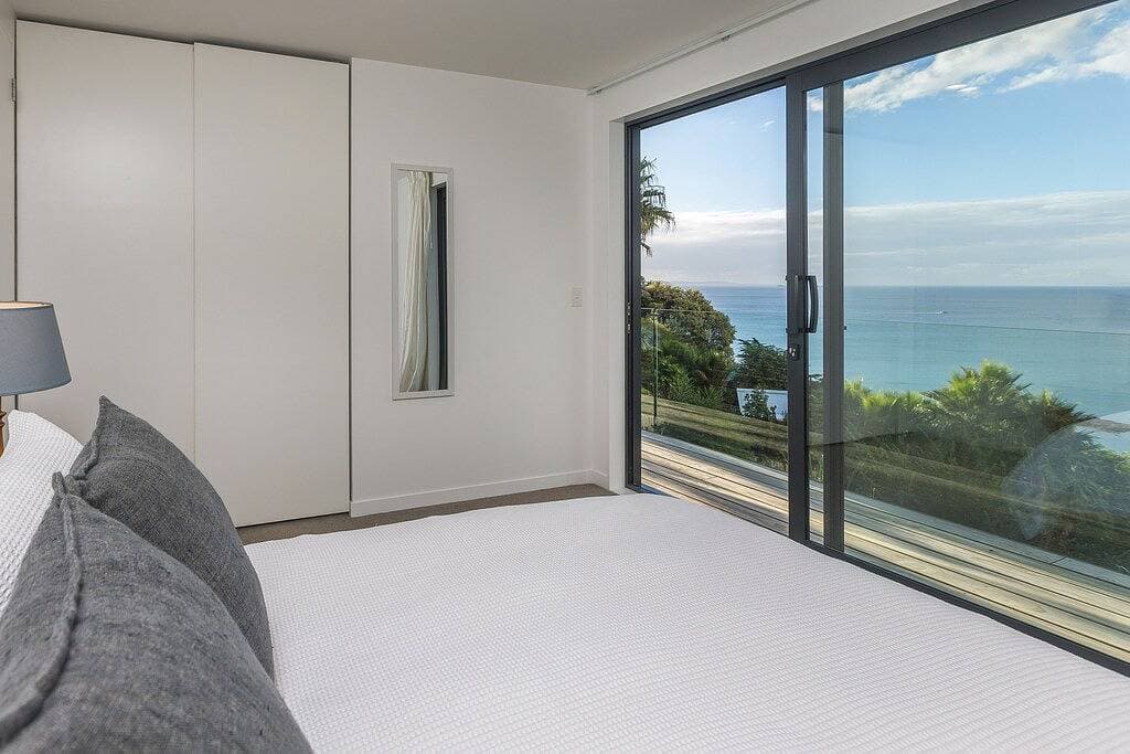 Foto 6 von 18: Neue moderne Wohnung mit Blick auf die Bucht von Hekerua