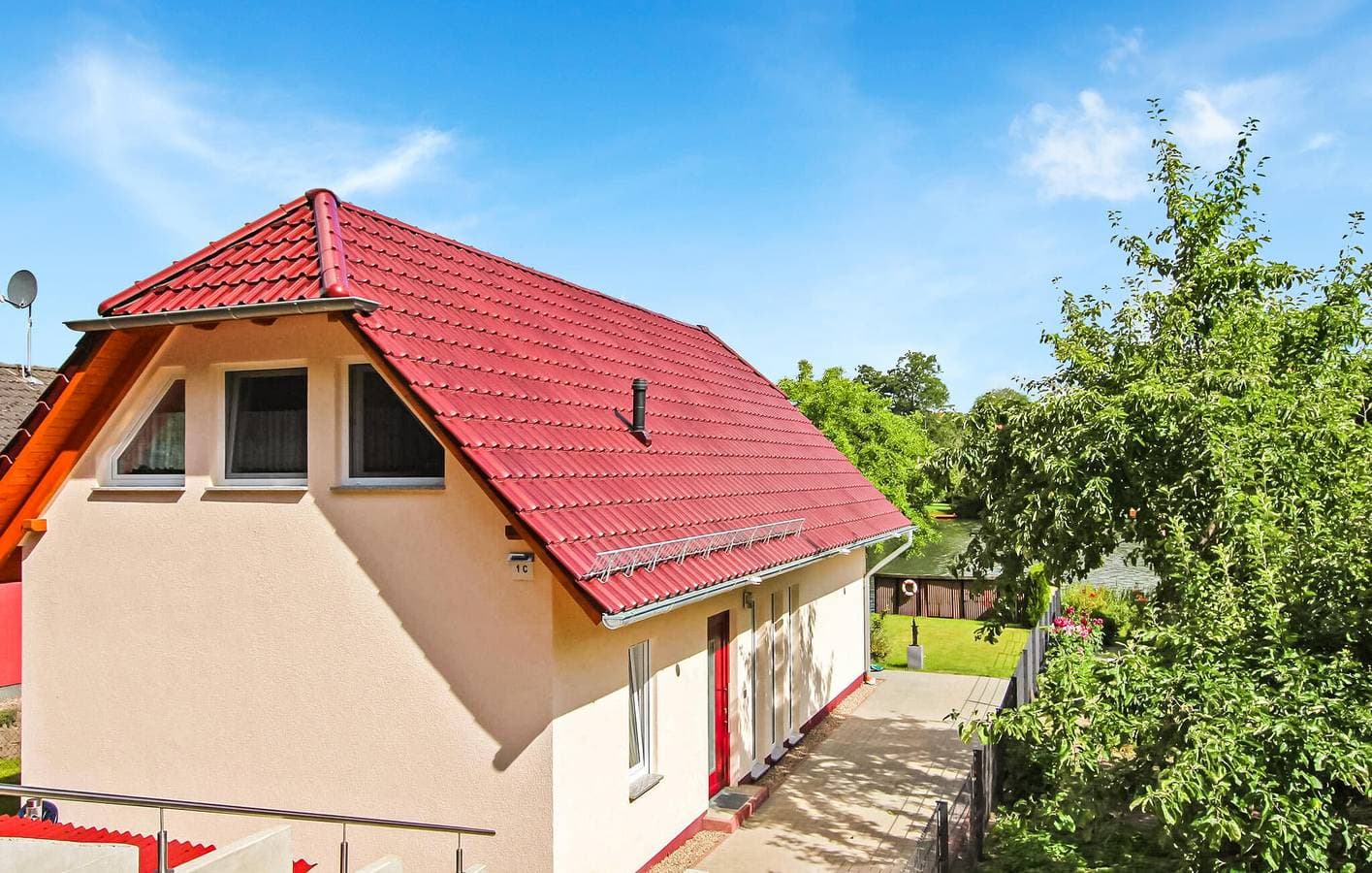 Foto 2 von 25: Gemütliche Wohnung mit Seeblick, Parkplatz, Garten und Terrasse