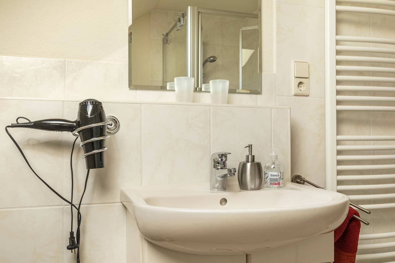Foto 12 von 22: Gemütliche Ferienwohnung im Haus Irene mit Balkon