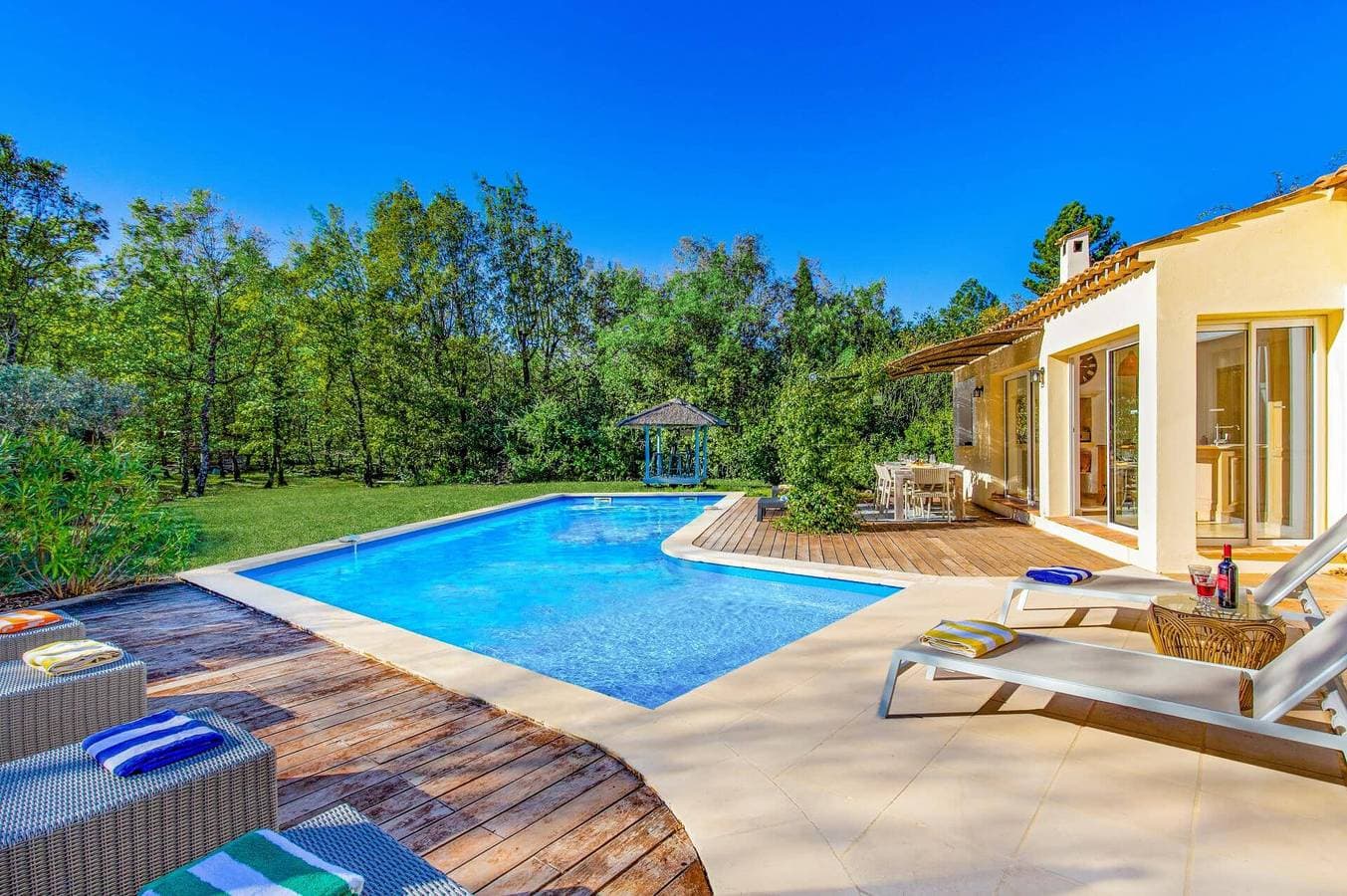 Foto 2 von 29: Villa für 10 Personen mit Garten