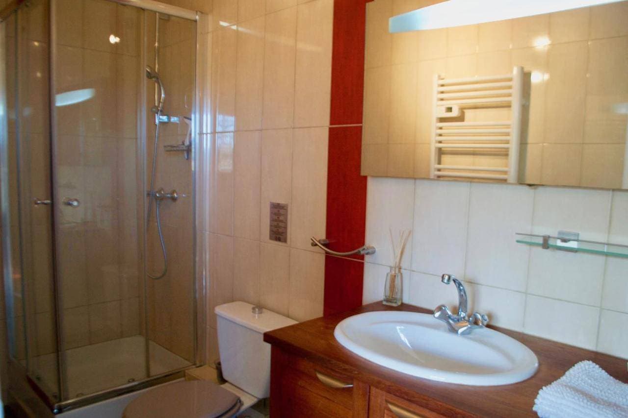 Foto 6 von 6: Double Room with Private Bathroom