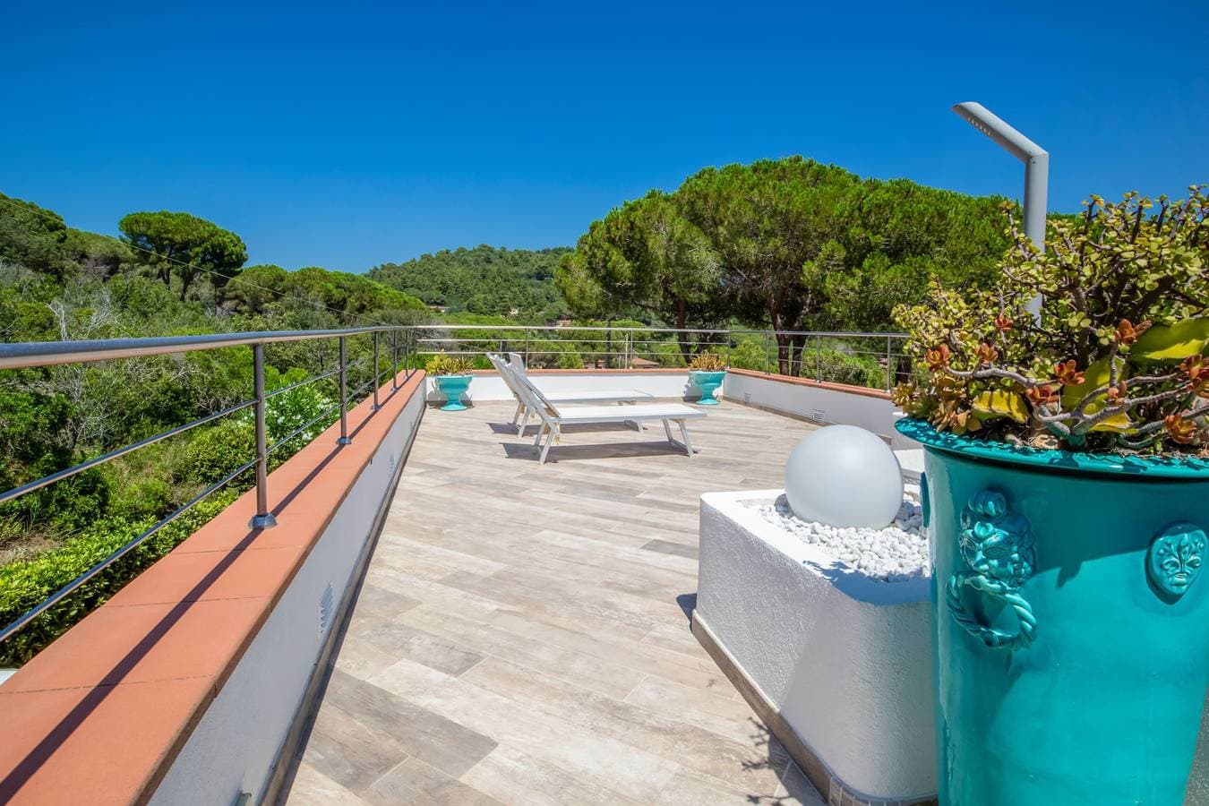 Foto 12 von 67: Villa für 8 Personen mit Terrasse