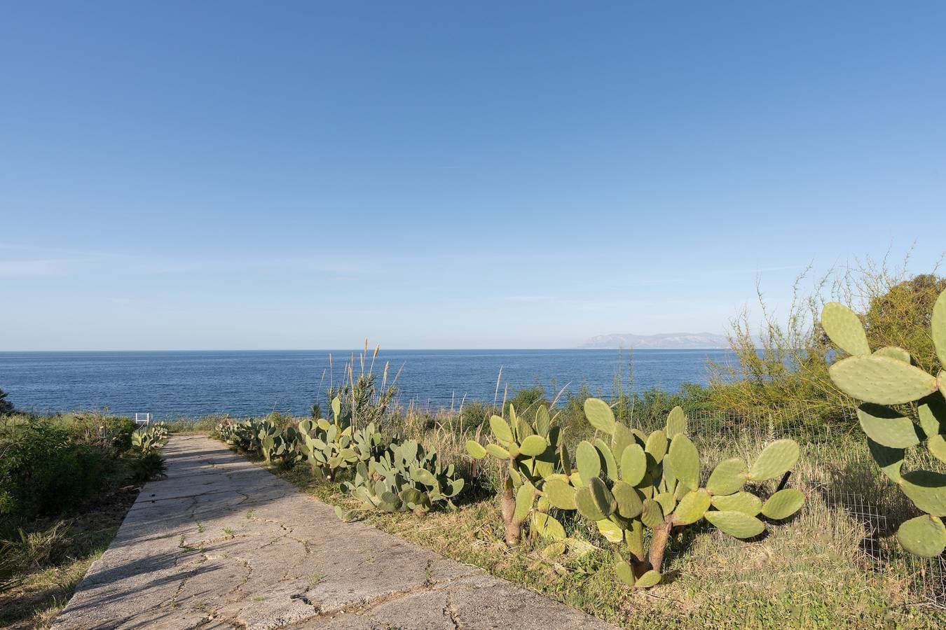 Foto 2 von 33: Villa „Water Front Scopello“ mit Meerblick, privatem Meerzugang, Garten & WLAN