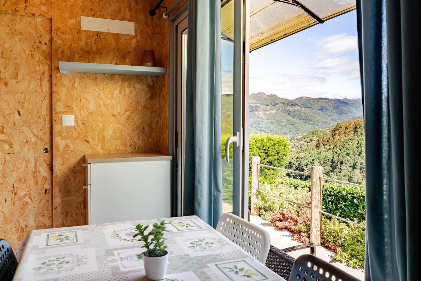 Foto 8 von 24: Bungalow 'Quintinha Da Aldida' mit Bergblick, WLAN und Klimaanlage
