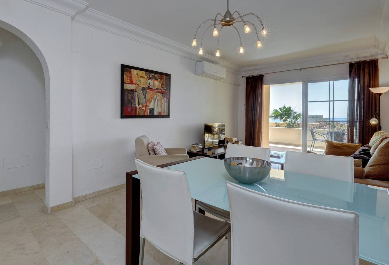 Foto 12 von 29: Geräumige Ferienwohnung 'Puerto Alto' mit Meerblick, Gemeinschaftspool und WLAN