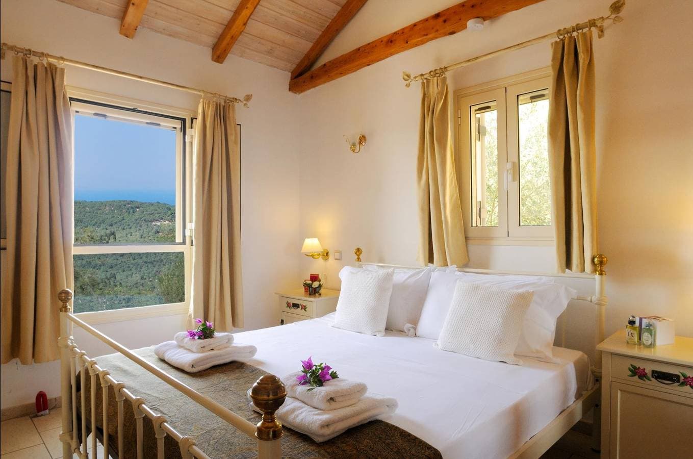 Foto 5 von 18: Romantic Cottage for Adults Only with Sea Views near Beach & Taverna