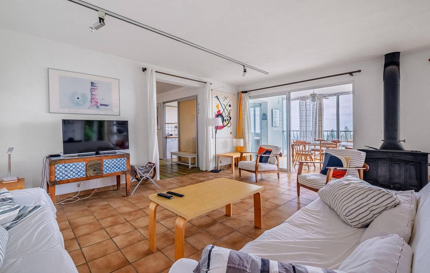 Foto 5 von 26: Apartment mit Meerblick, Pool, Terrasse und Parkplatz
