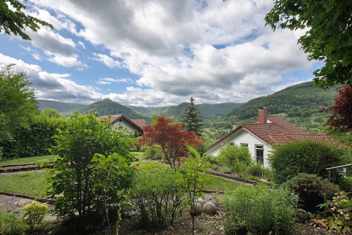 Foto 10 von 38: Ferienwohnung 'Burgblick' mit Gemeinschaftsgarten und Wi-Fi