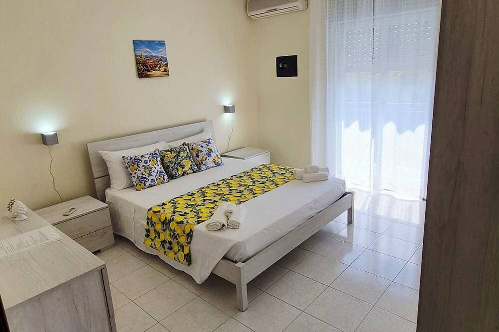 Foto 3 von 14: 100 m² apt with free parking over the citrus garden– for families in Trappitello