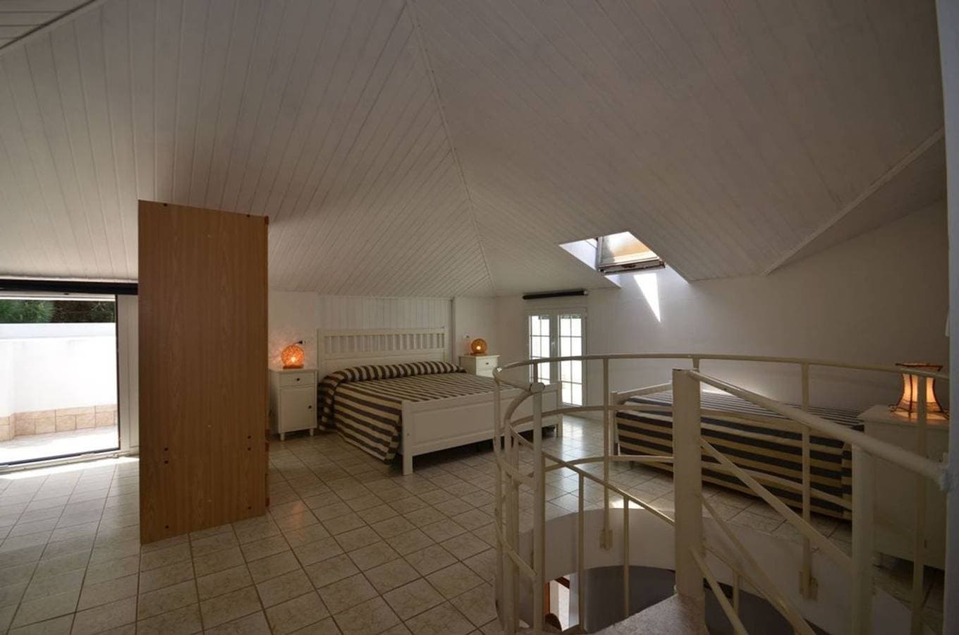 Foto 10 von 26: Helles und modernes Ferienhaus mit pool