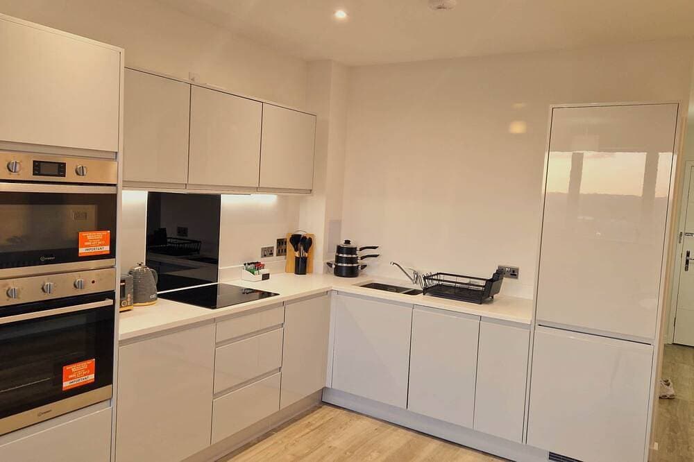 Foto 10 von 12: Gorgeous Riverside Apartment | Free Parking & Wi-Fi